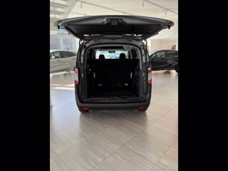 FORD Nuovo Tourneo Titanium 1.0 EcoBoost 125 CV 93 kW Trasmissione manuale a 6 rapporti 2WD